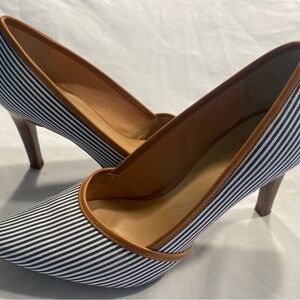 Franco Sarto Navy and Tan Heels with Elegant Design